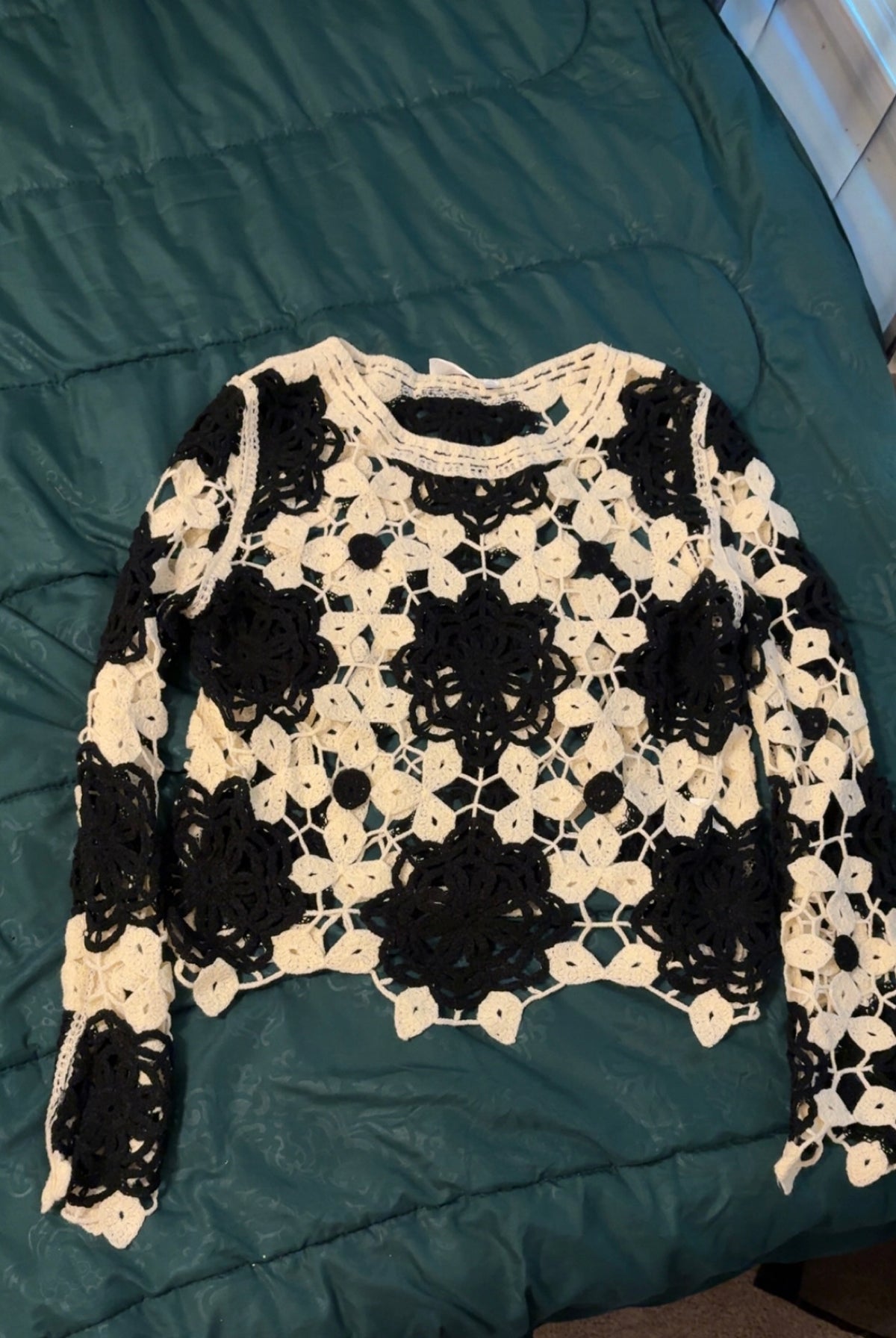 Black and Cream Knit Sweater (Never Worn)